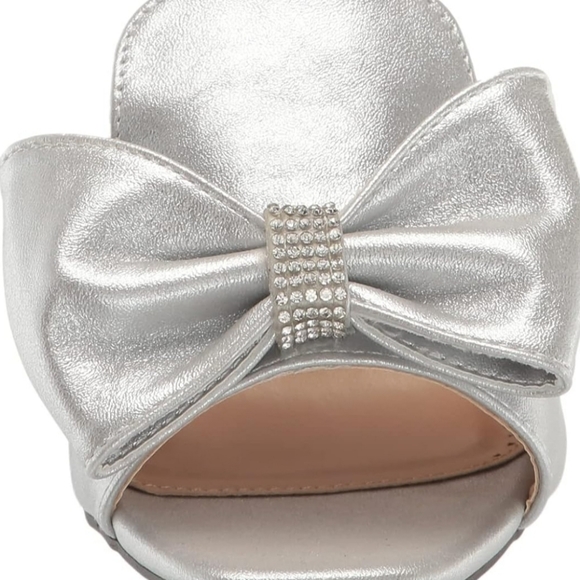 Brand new Adrienne Vittadini *Gladys * Heeled Sandal. No Box. - Picture 6 of 7